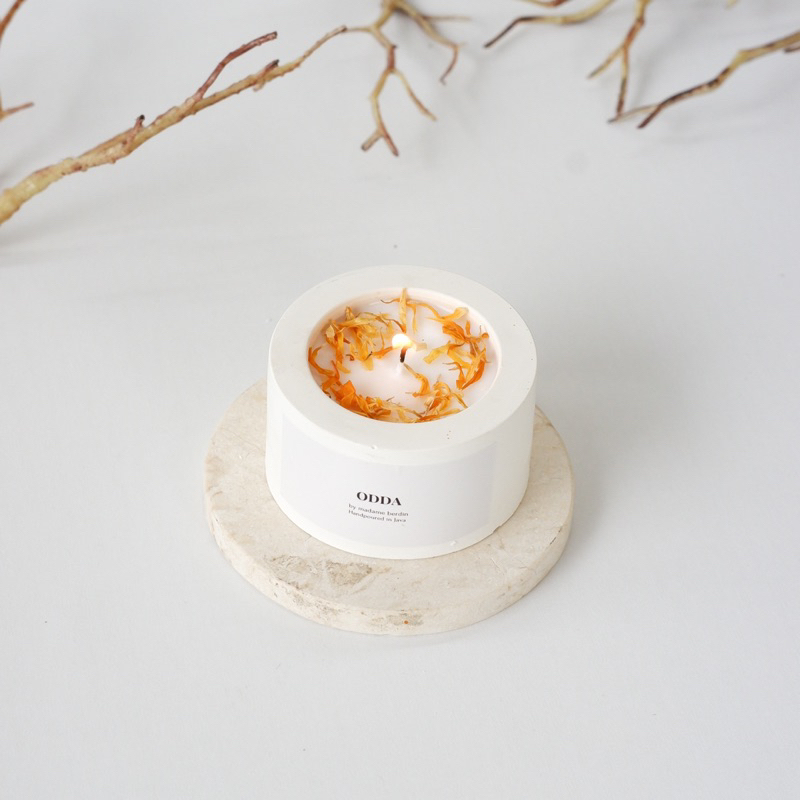 Lilin Aromaterapi ODDAHOME Scented Candle 45gr by Madame berdin Concrete Pot Semen Lilin Aromaterapi | Aromatherapy Candle Kado Ulangtahun Souvenir | Lilin Wangi Aromaterapi Relaxing