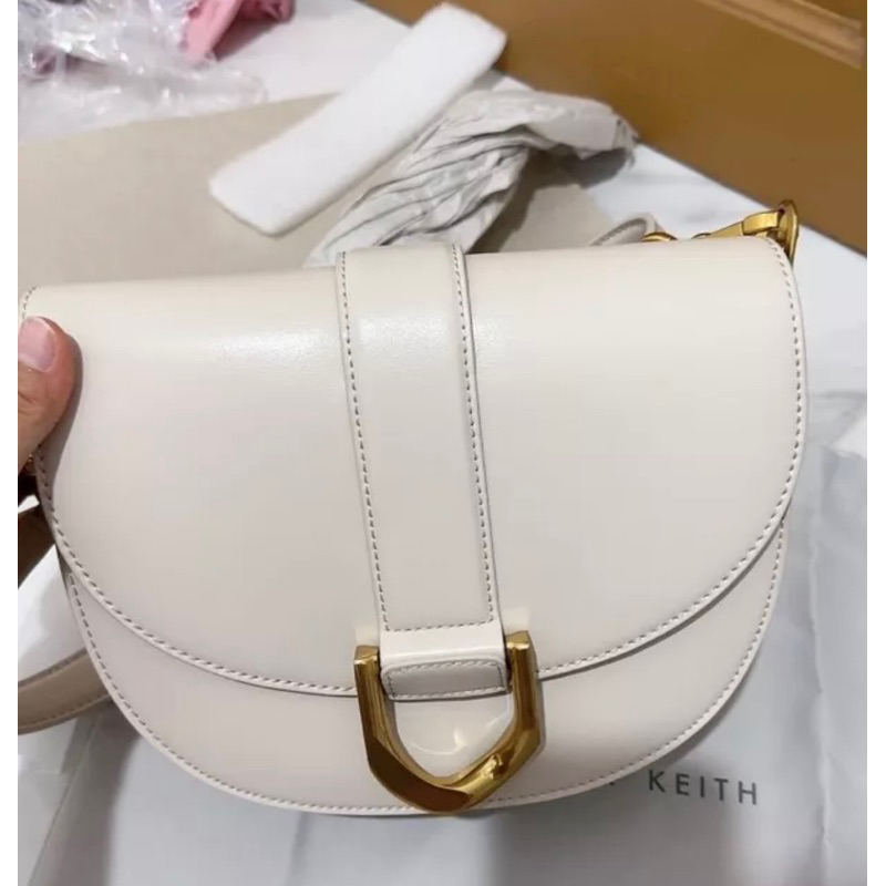 GABINE BAG CHARLES & KEITH ORIGINAL BELI DI SINGAPORE (JASTIP) Masih baru jual rugi belom pernah pak