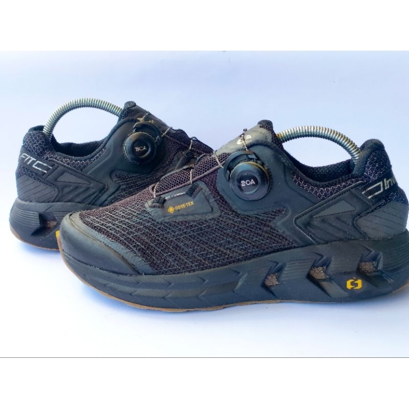 Sepatu Outdoor Nepa Gore-tex Outdoor BOA System Original Hiking Gunung (Preloved) (Second)