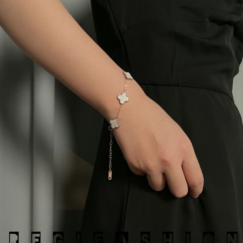 GELANG TITANIUM WANITA RANTAI CLOVER HITAM GELANG WANITA ANTI KARAT TIDAK LUNTUR GELANG BTS