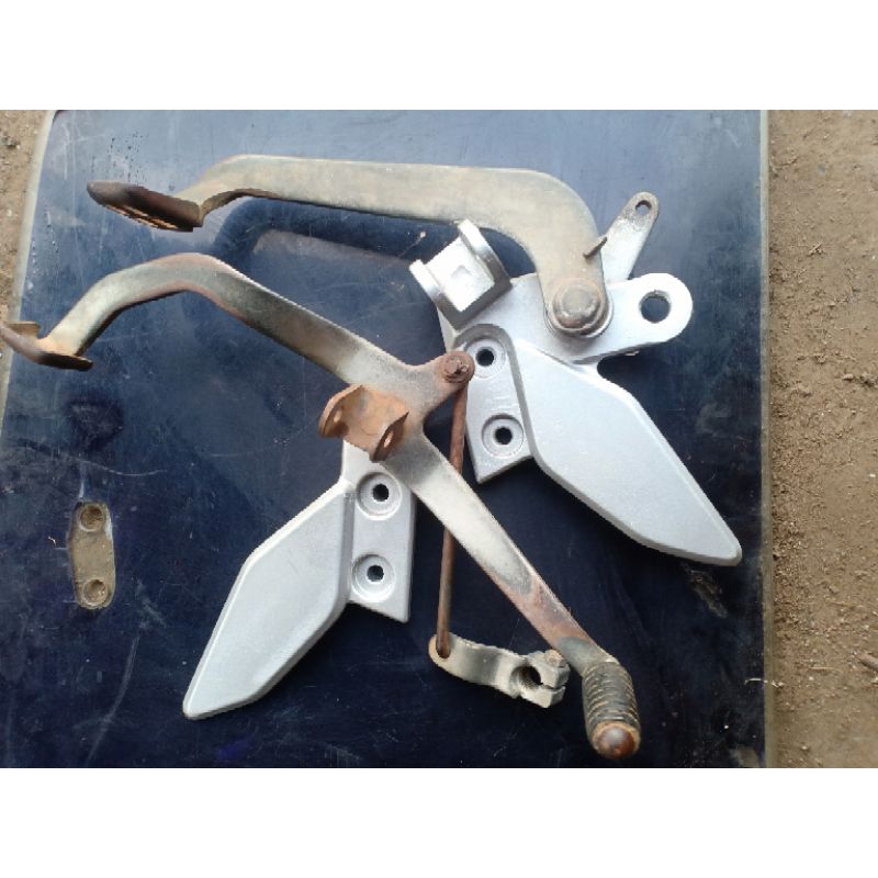 FOOTSTEP DEPAN VIXION.OLD 2008-2012 ORIGINAL(SCOND)