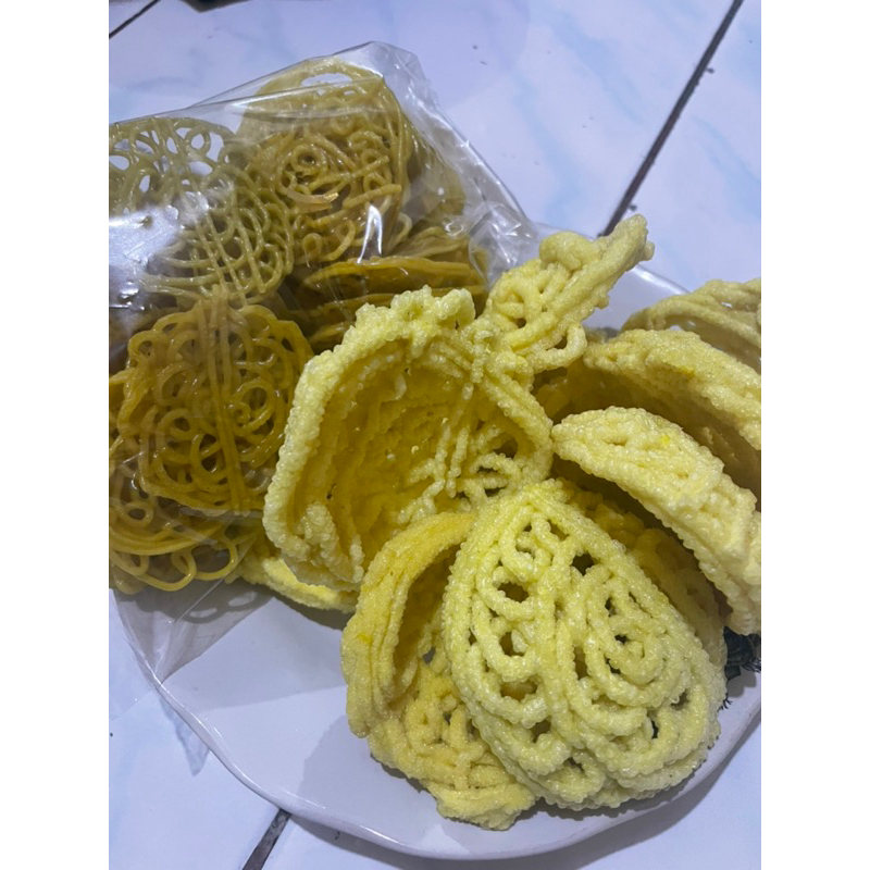 

KERUPUK MIE TEGAL ISI 200 GRAM MENTAH/ ISI 30- 28 KEPING