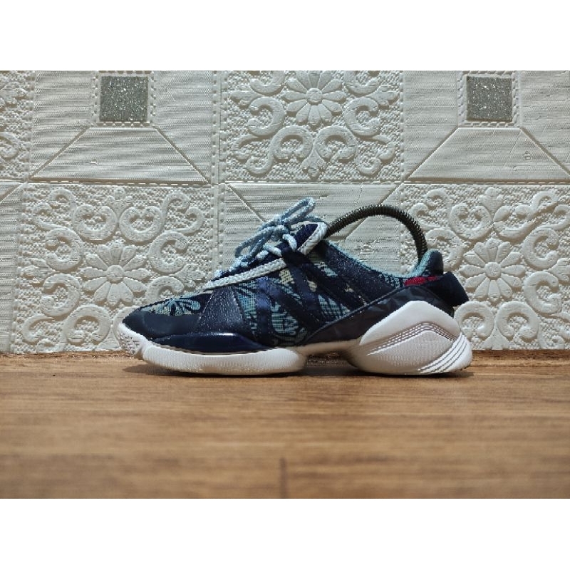 sepatu lining size 38 bekas