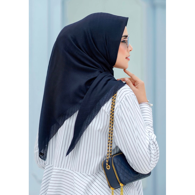 BUTTONSCARVES Everyday Tapis Embossed