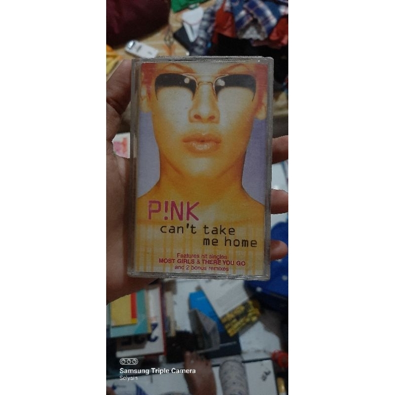 kaset pita hitam pink