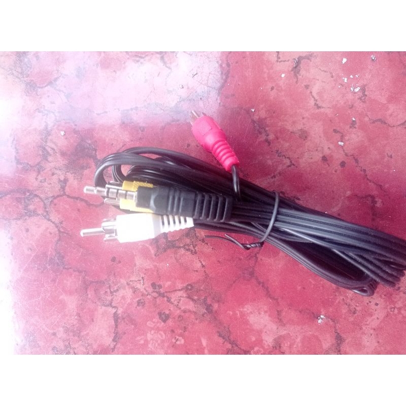 Kabel av 3 warna, untuk ke speaker dan tv