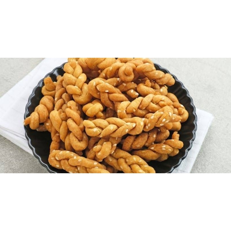 

keripik pedas dan untir untir