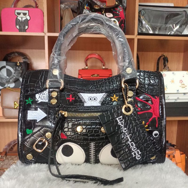 TAS BALENCIAGA MATA CROCO HITAM