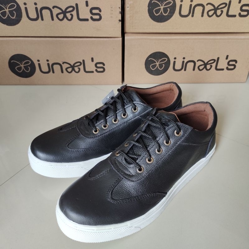 Sepatu Sneakers Casual Kasual Pria Bahan Kulit Asli 100% Original Elegan Hitam Cs1