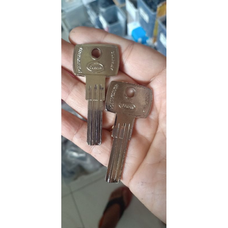 bahan kunci Corbin titik