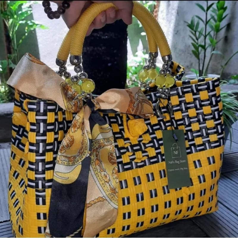 TAS ANYAM PESTA/TAS ANYAMAN PLASTIK JALI/TAS WANITA/TAS CANTIK