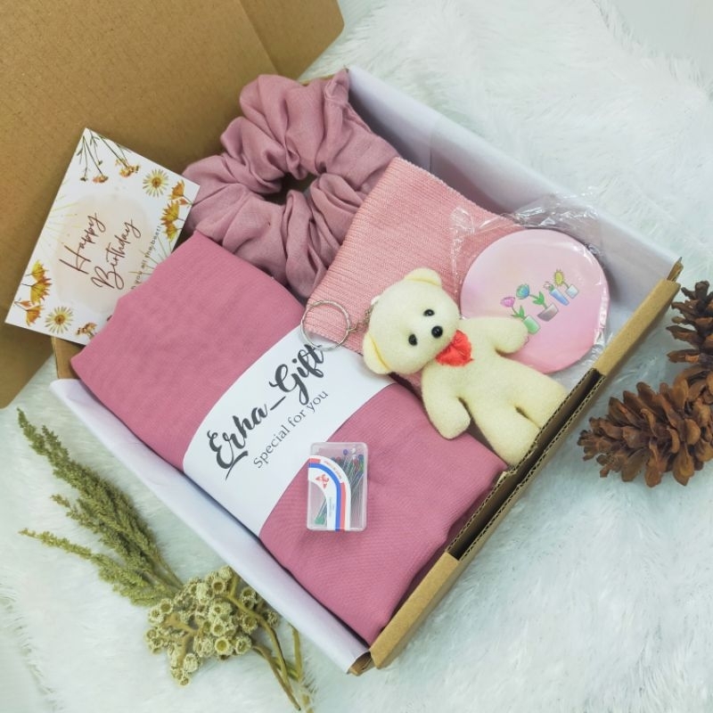 Hampers Kado Ulang Tahun Cewek  Idul Fitri Valentine Wisuda Birthday Anniversary Pernikahan Paket Fu