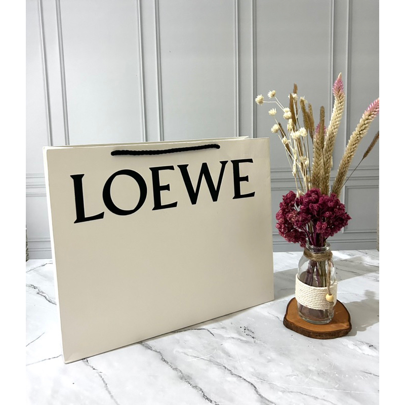 

Paper Bag Loewe Paper Bag Branded Pembungkus Kado