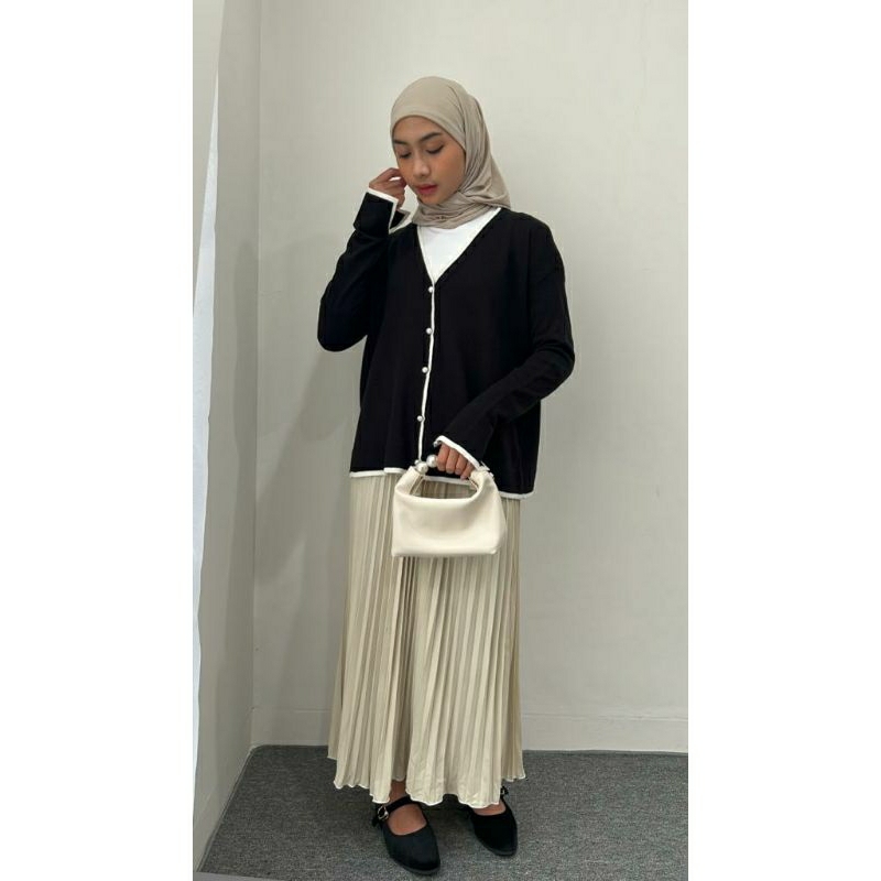 CHOI KNIT CARDI (READY STOCK)