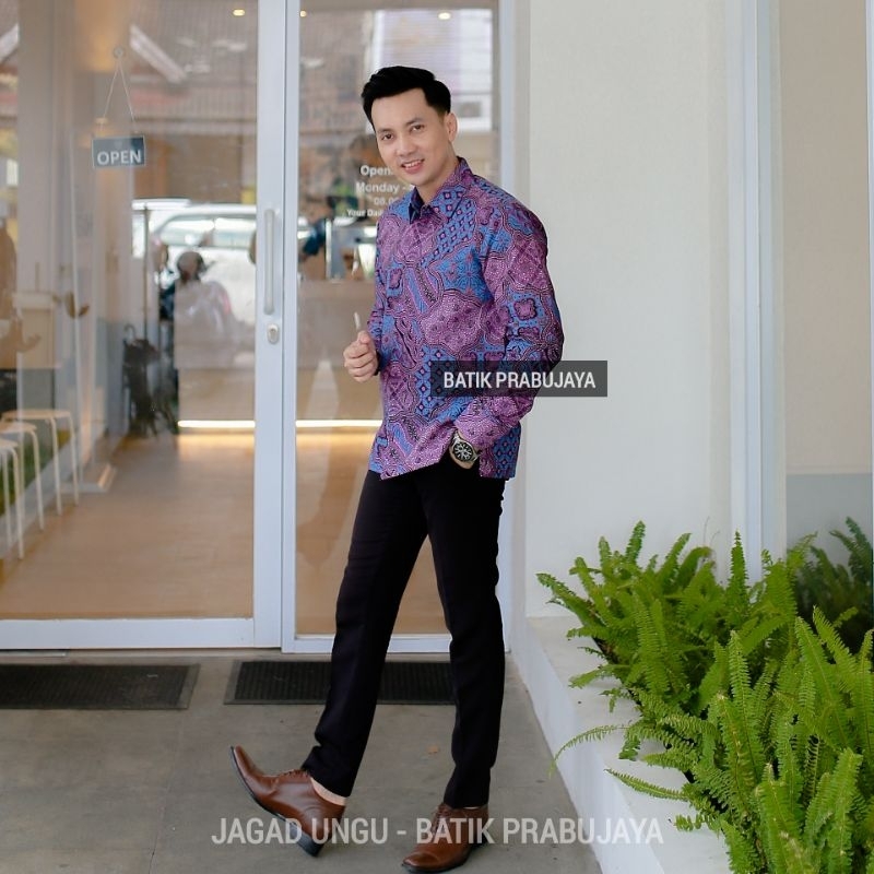 JAGAD UNGU Kemeja Batik Pria Modern Lengan Panjang Full Furing - Baju Hem Batik Pria Dewasa Kondangan Solo Ungu