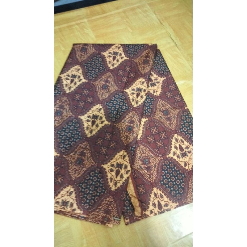 kain batik jarik samping sogan soloan katun primisima dengan motif Sido Drajat bagus untuk kemeja at
