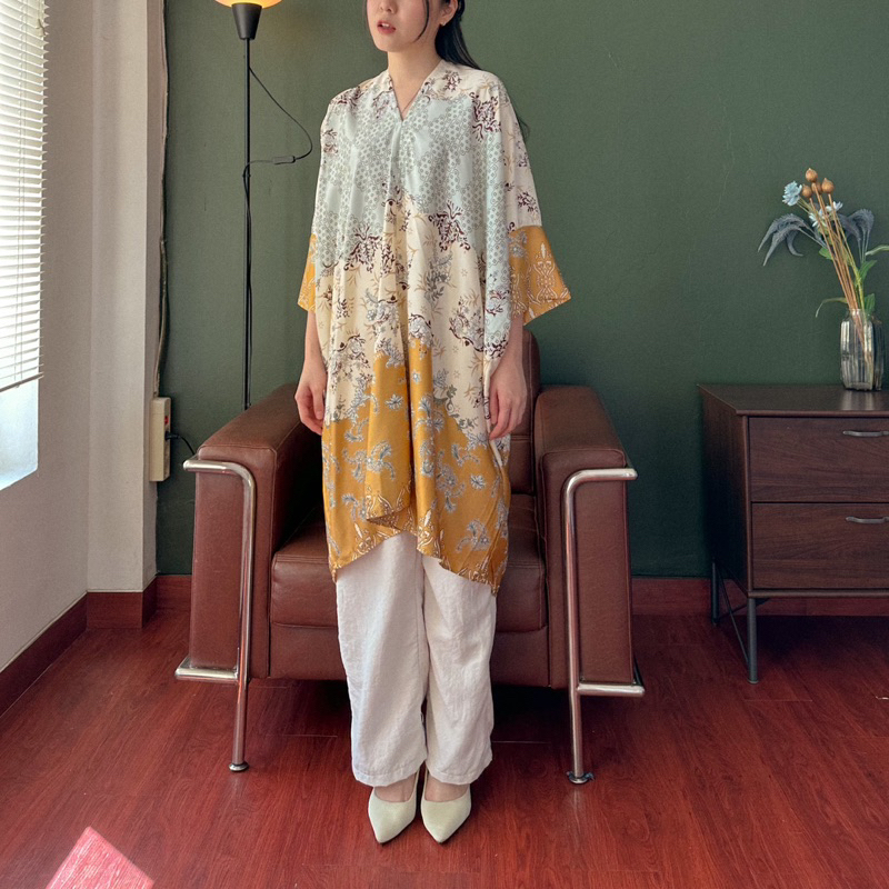 KANON - Nora Kaftan Blouse - Tunik silk kaftan lebaran motif batik abstrak jumbo size