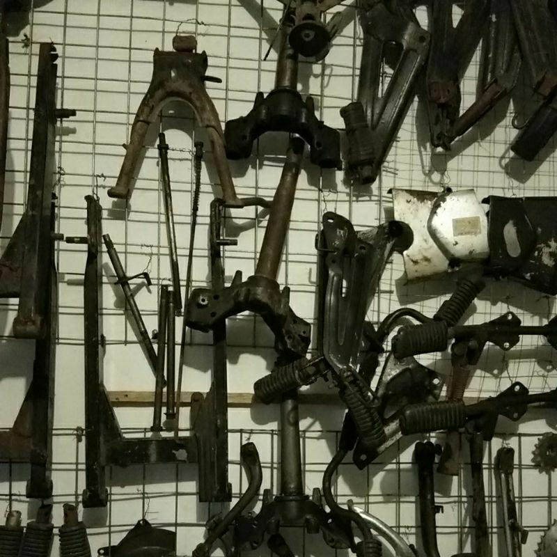 Segitiga Atas Motor Honda Astrea Grand