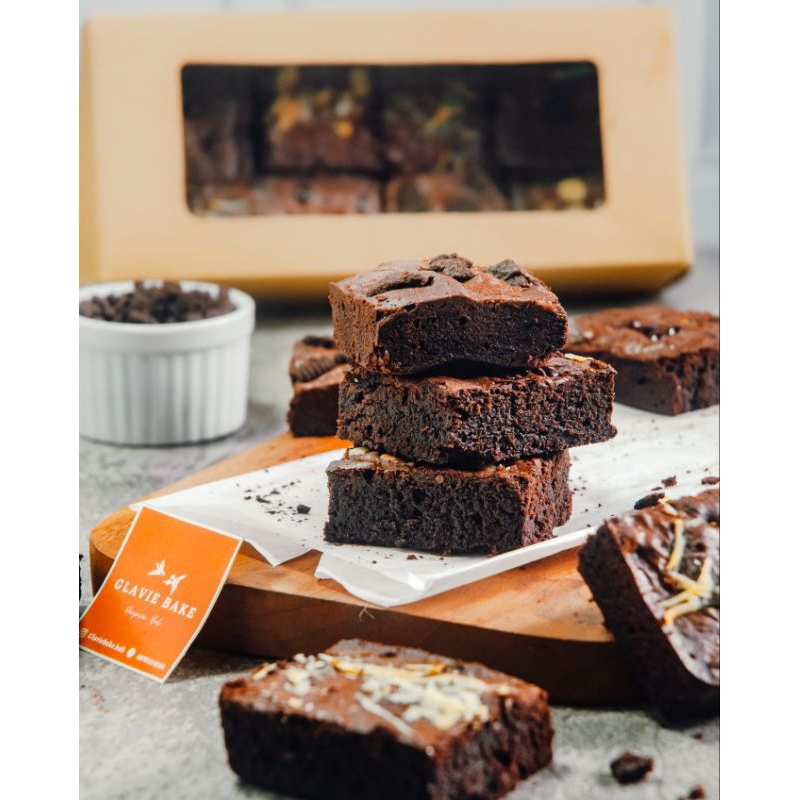 

✨ FUDGY BROWNIES ✨