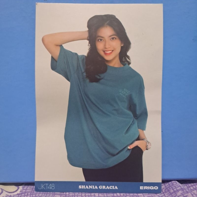Photopack Gracia JKT48 x Erigo Kaos Too Loud to Unwear