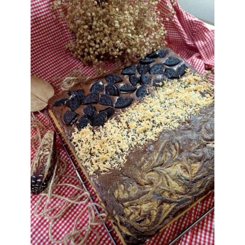 

Family Size Fudgy Brownies kombinasi 4rasa 20x20cm