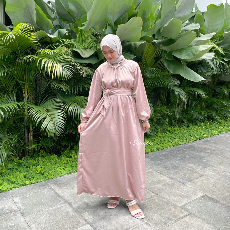 Syifa Satin Maxy Dress