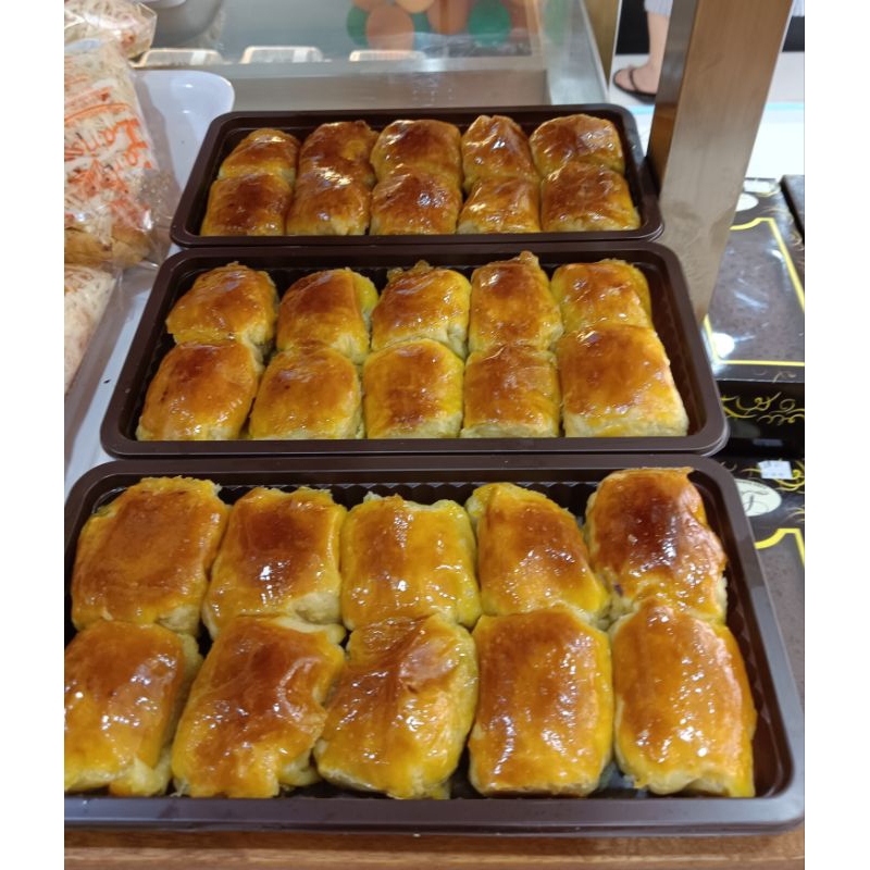 

LARISSA Pisang Molen | Bolen Pisang Keju | Bolen Pisang Coklat Instant Bandung