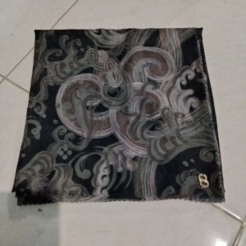 preloved buttonscarves wave black