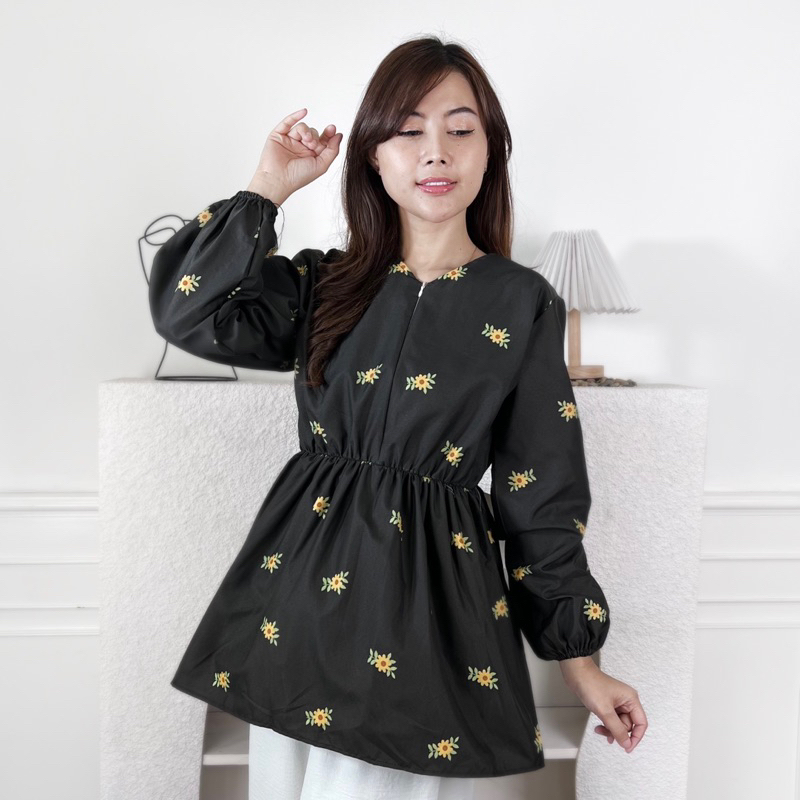 AFI - EC - Kiva Sunflower Blouse