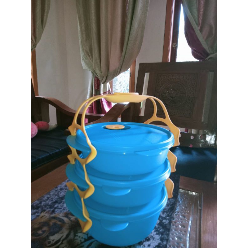 rantang 3 susun Tupperware