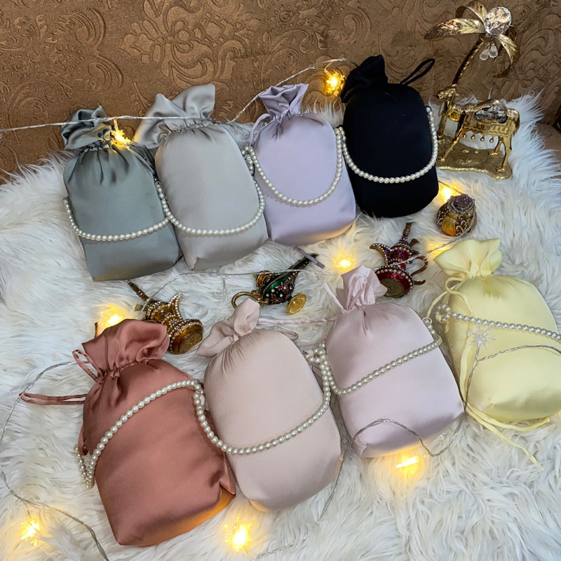 Mukena tarawih lebaran Traveling 2 in 1 Armani silk laser cut Jumbo Cantik Premium Import - Nabila C