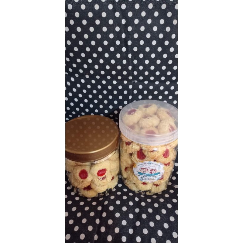

thumbpirnt strawberry/kue kering