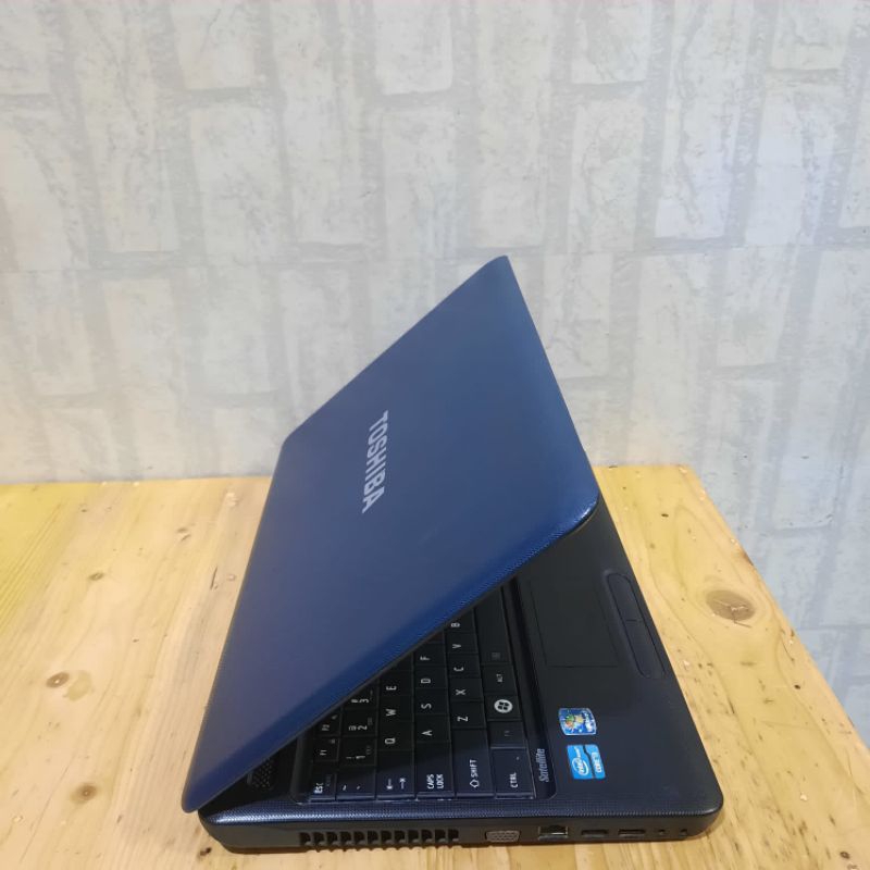 Laptop Toshiba Satellite C660, Intel Core i3 Ram 4/500Gb Layar 15inch Os. windows full aplikasi siap pakai