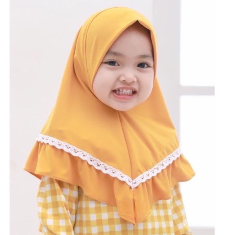 Jilbab anak SALMA dengan renda yang lucu