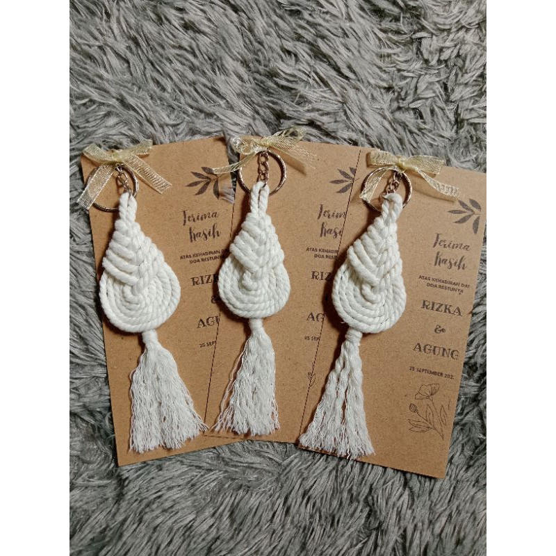 Souvenir Pernikahan/ Wedding Souvenir/ Macrame Keychain