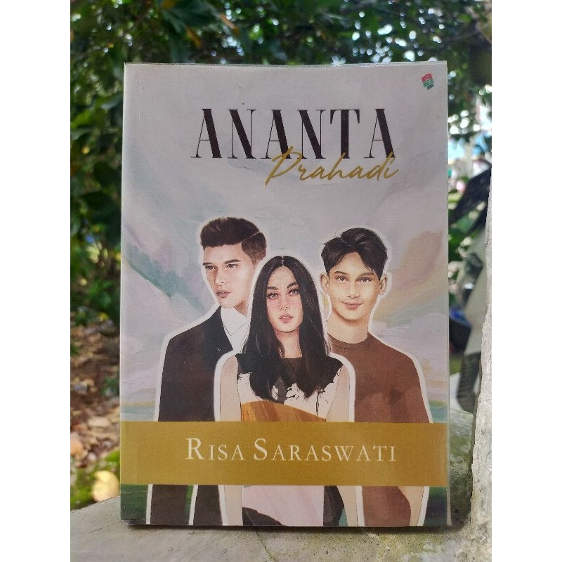 Novel Ananta - Risa Saraswati (BEKAS)
