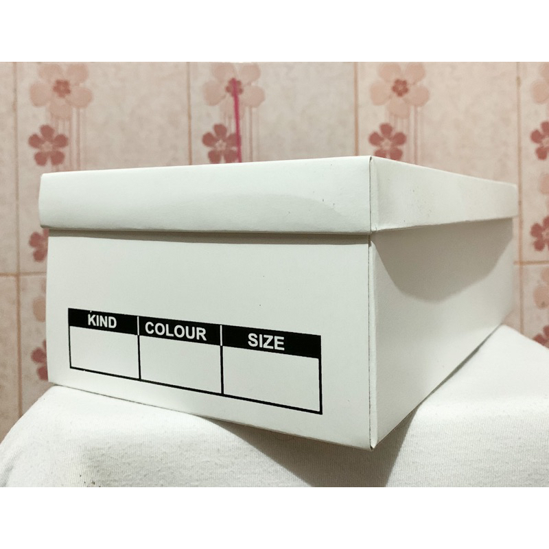 

DUS SEPATU DUPLEK PUTIH Uk. 27x15x9CM