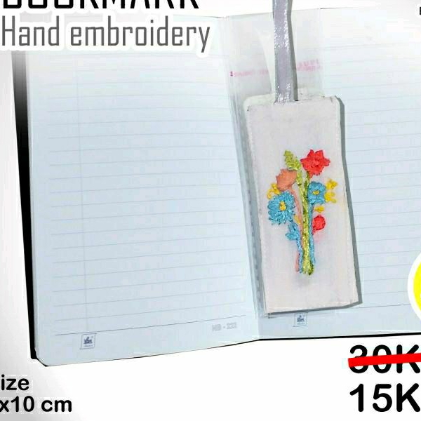 

Pembatas buku motif sulaman