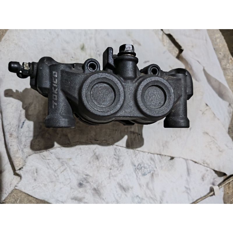 kaliper Tokico kacamata kiri