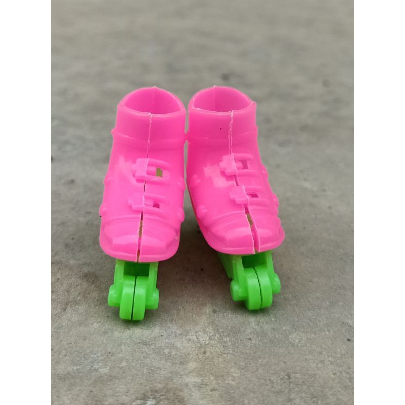 Sepatu boneka barbie