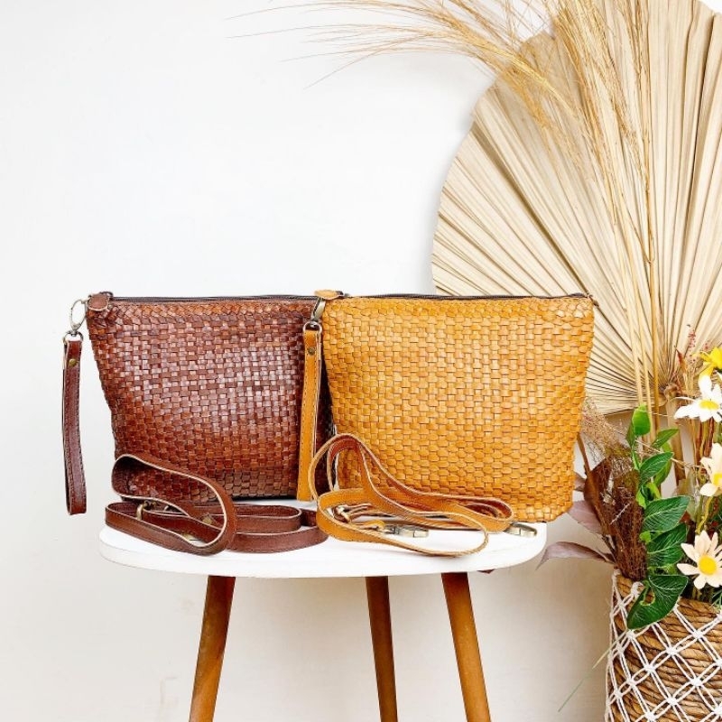 Tas kulit Model Anyaman