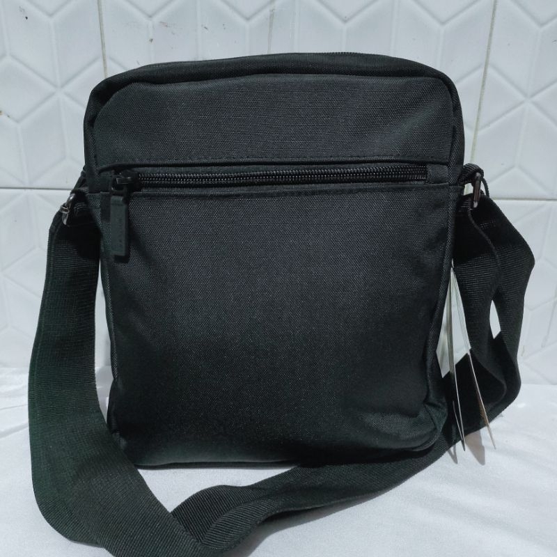 tas selempang Navy Club 557 T23xP20xL8cm