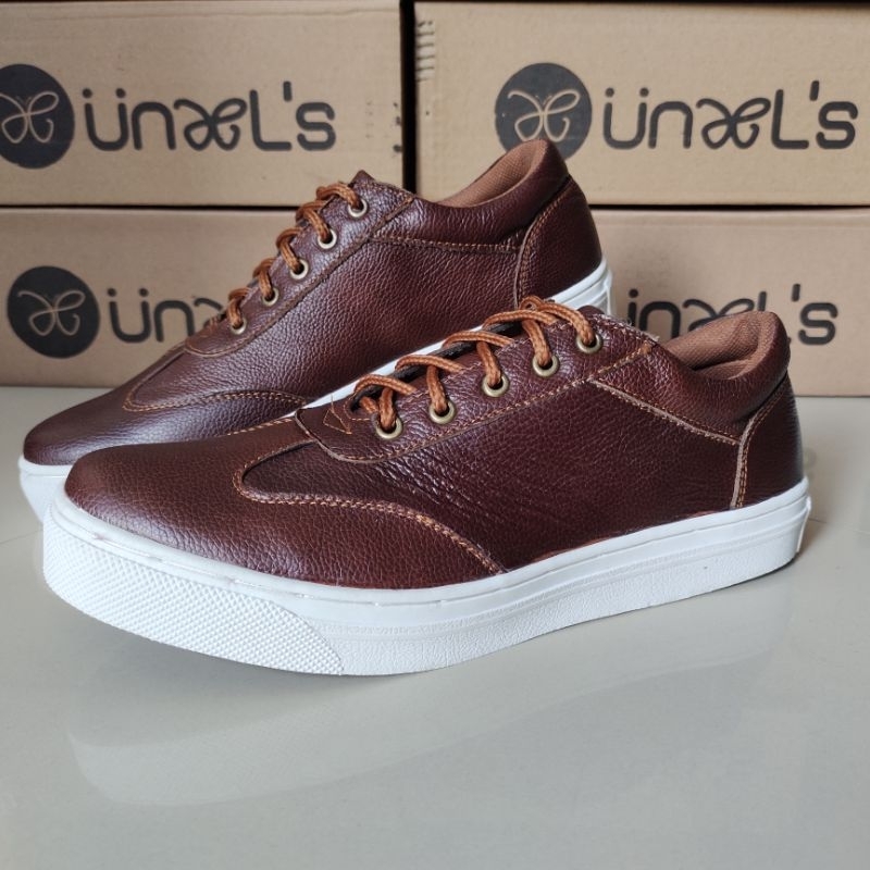 Sepatu Sneakers Pria Casual Bahan Kulit Asli 100% Original Santai Elegan Cs1