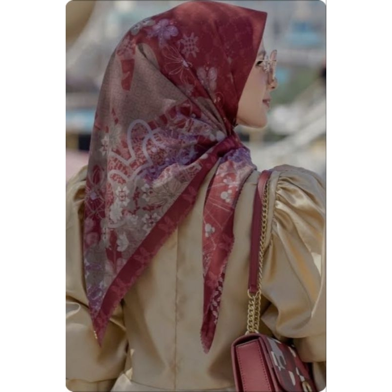 TDP SCARLET BUTTONSCARVES