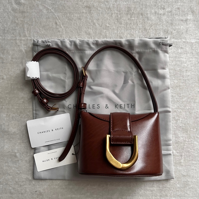 Tas Charles And Keith Gabine Bucket In Chocolate