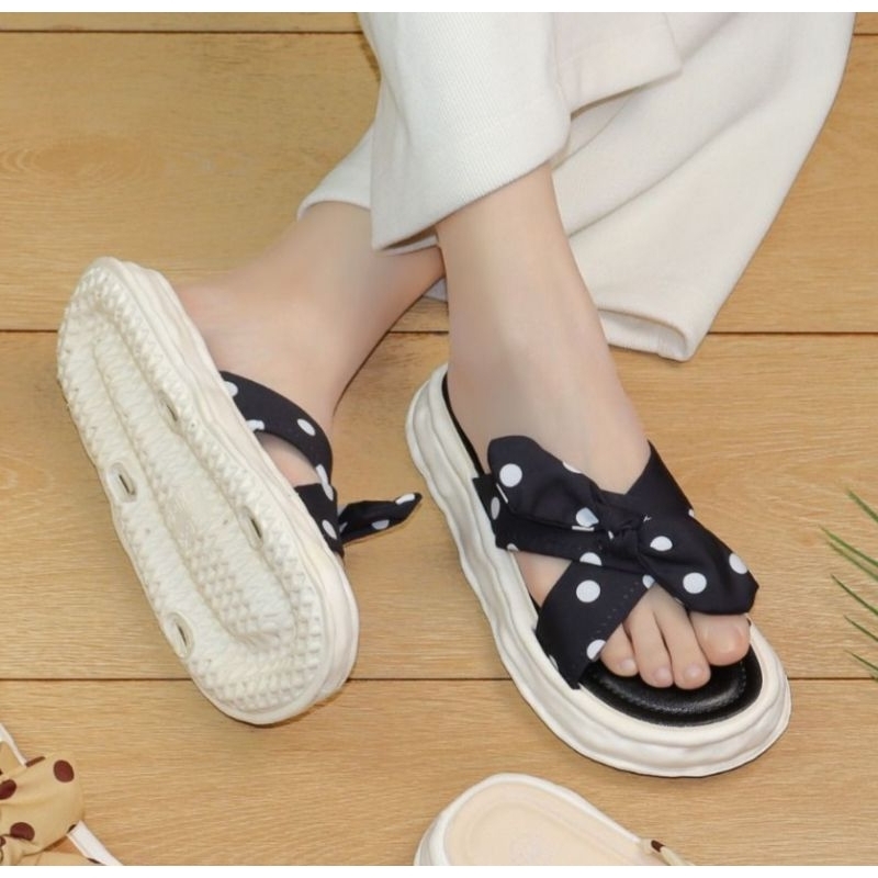 Sandal Wanita Sandal Selop silang pita Polkadot wanita Sandal Cewek Import Trendy Sandal Karet Wanita Nyaman Sandal Wanita Polkadot