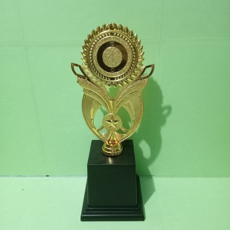 Piala Md fg Tinggi 28cm