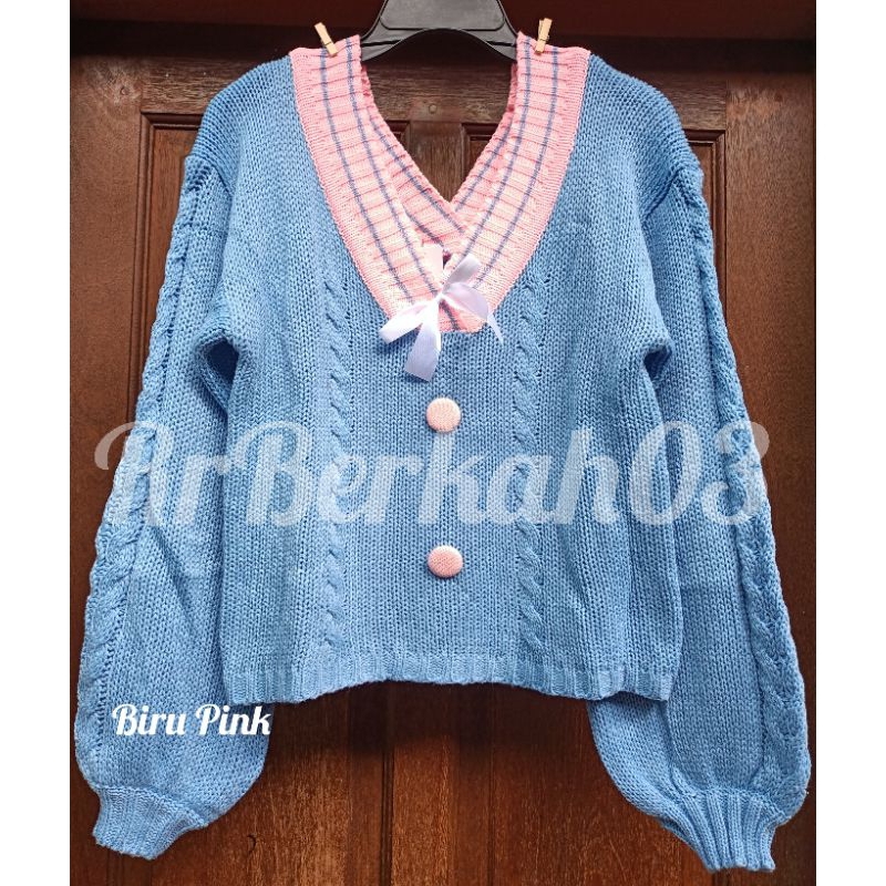 Sweater Vintage Pita Kerah V Premium Tebal