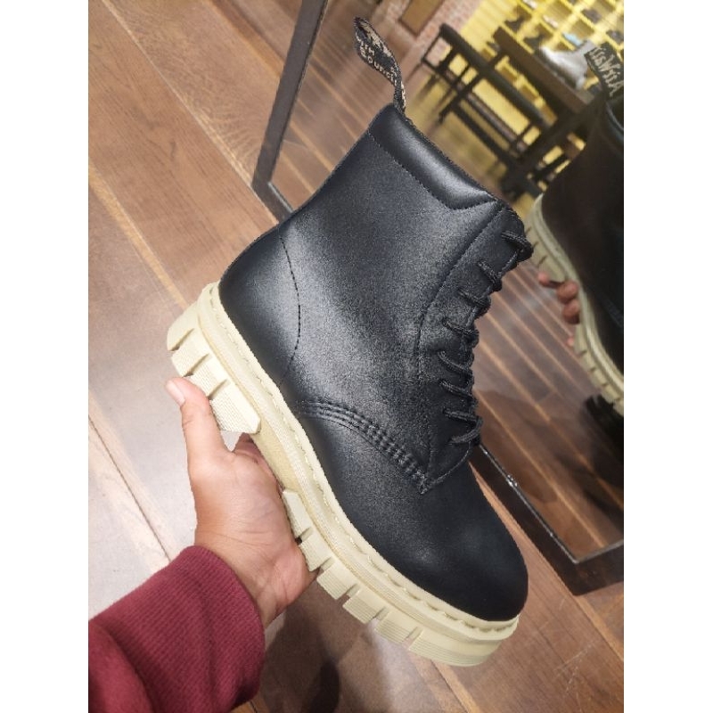 SEPATU DOCMART DR MARTENS 1460 RIKARD 8I BLACK COMFORT FOOTBED SIZE 42 NEW ORIGINAL