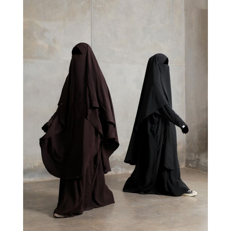 EIRA ABAYA dan FK MID OUVAL by Barkha Project